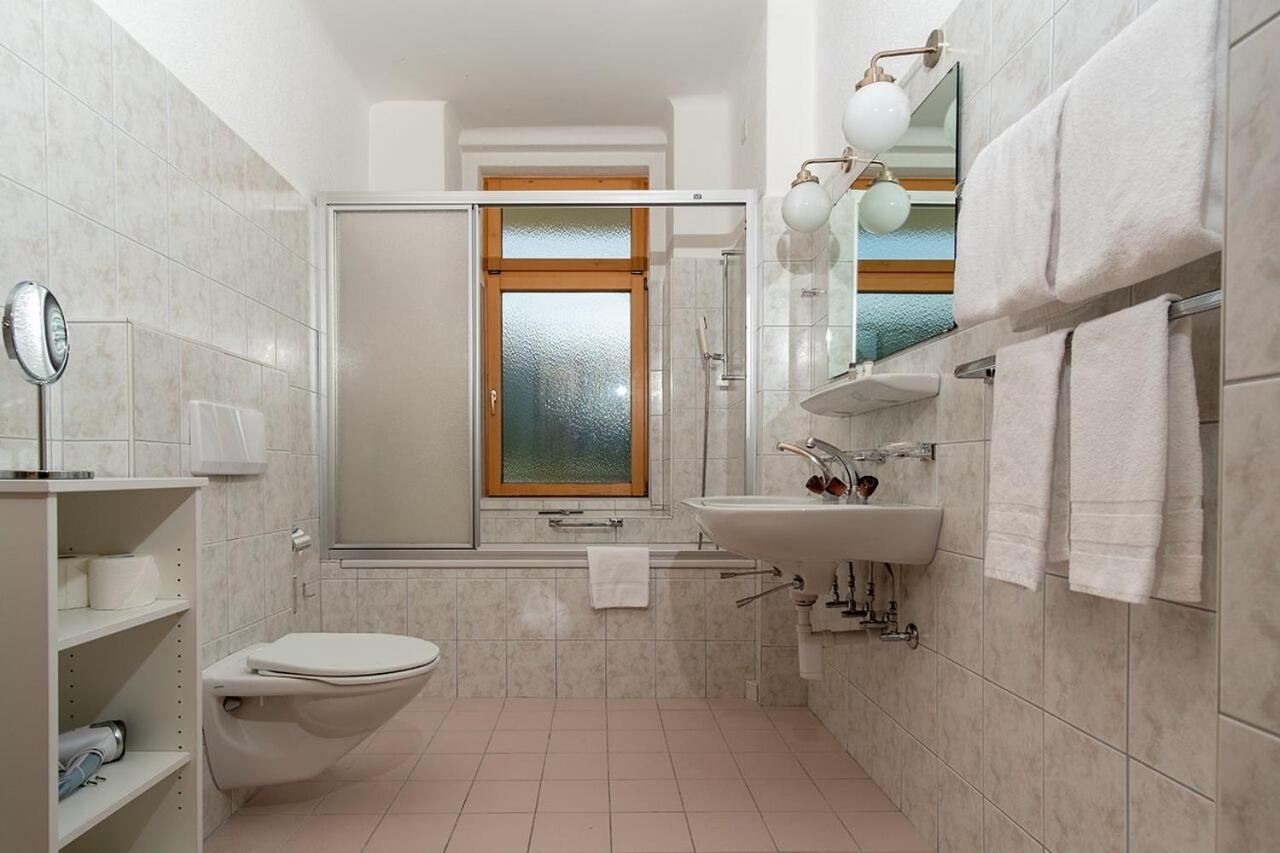 Davos Inn (Adults Only) Eksteriør bilde